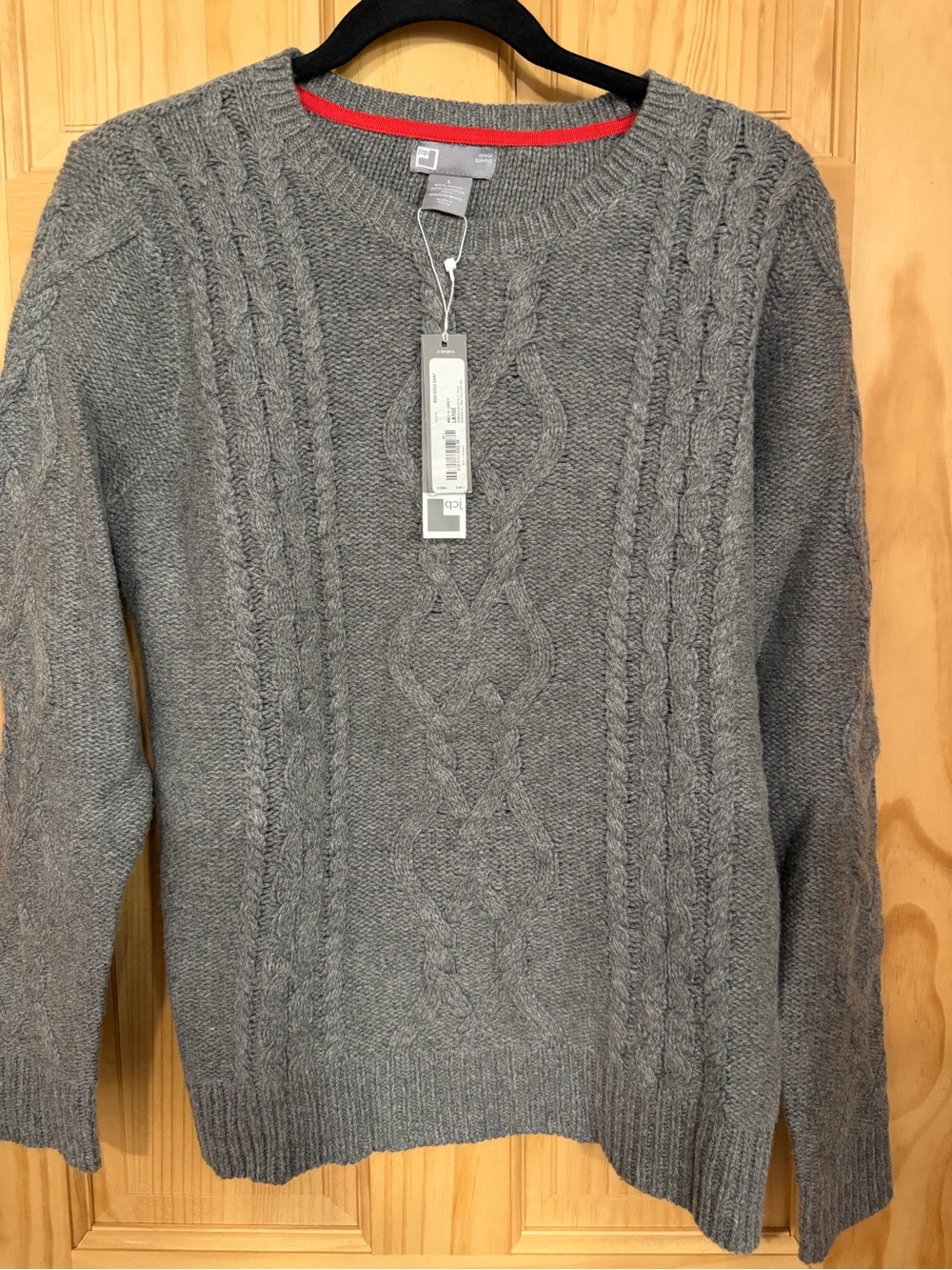Women’s Wool Blend Gray Cable Knit Crewneck Sweater